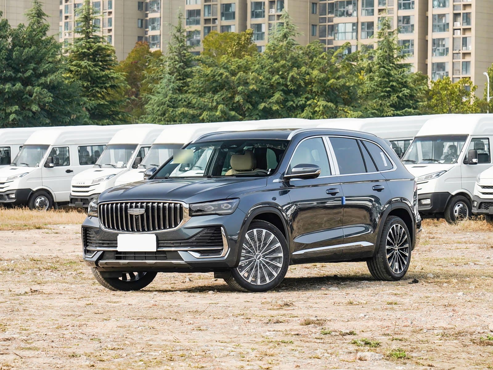 2025 Geely Monjaro L in black, front three-quarter view